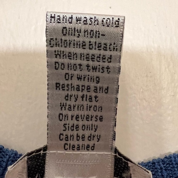 Sarah Arizona Sweater - Picture 3 of 5